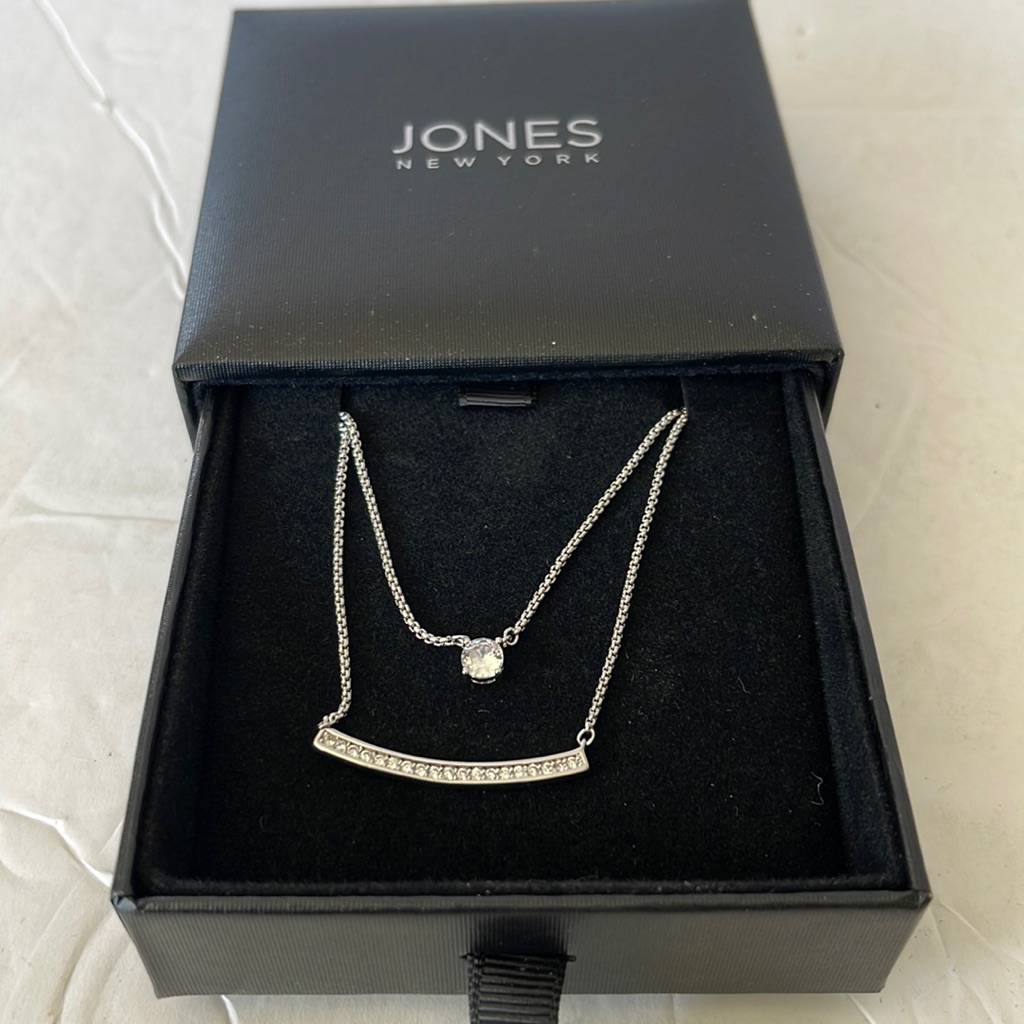 Jones New York Necklace 28$